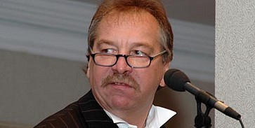 Bajor Imre most a lépcsőn gurult le Bajor Imre most a lépcsőn gurult le