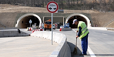 Halálközelben az M6-oson Halálközelben az M6-oson