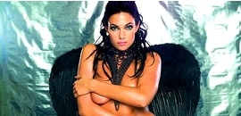 Bódi Sylvi levetkőztette a barátnőjét is