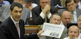 A parlamenti frakció kormányoz
