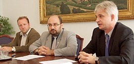 Megújulnak a pécsi IMS-iskolák Megújulnak a pécsi IMS-iskolák