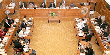 Nincs döntés a színidirektori címről Nincs döntés a színidirektori címről
