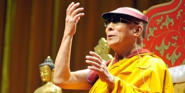 Dalai láma Budapesten a vallási nézeteltérésekről Dalai láma Budapesten a vallási nézeteltérésekről
