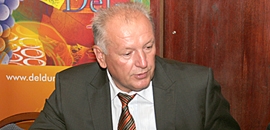 Dr. Farkas Tibor az új DDRFÜ-főnök Dr. Farkas Tibor az új DDRFÜ-főnök
