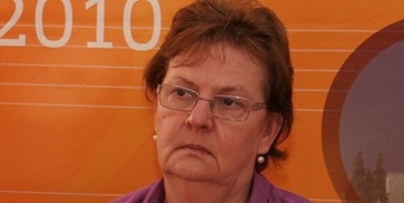 Továbbra is Laknerné a PKK élén Továbbra is Laknerné a PKK élén