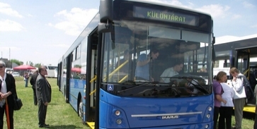 Ikarus-üzem Pécsett? Ikarus-üzem Pécsett?