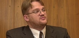 A törvénydömping folytatódik