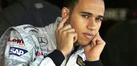 Lewis Hamilton Svájcba költözik