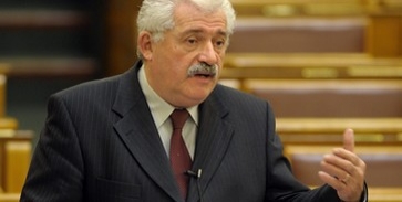 Na ne... Jogsit távoktatással? Na ne... Jogsit távoktatással?