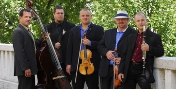 Egy ízig-vérig népzenei koncert Egy ízig-vérig népzenei koncert