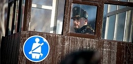 Újra katonák őrzik a laktanyákat