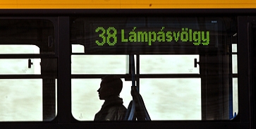 Nem jön a busz, anyáznak az utasok