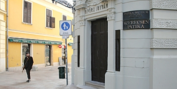 Patikamúzeum és közösségi helyszín Patikamúzeum és közösségi helyszín