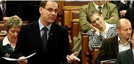 Ház előtt a médiatörvény-javaslat