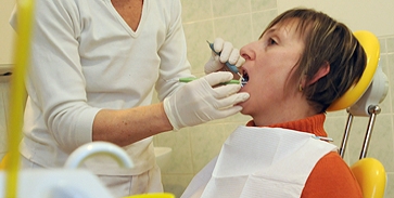 A fogorvosoknak még nem fáj?