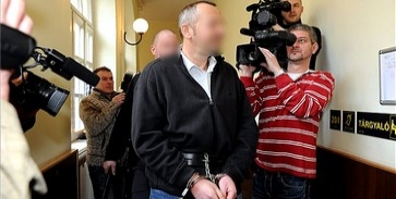 Két előzetes meghosszabbítva Két előzetes meghosszabbítva