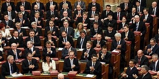 Azonnali kérdések: devizahitelesek, felsőoktatás