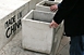 Rongálás a Széchenyi téren: MADE IN CHINA-felirat a déli lépcsőn Rongálás a Széchenyi téren: MADE IN CHINA-felirat a déli lépcsőn