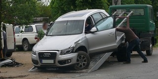 Veres riporter helyett most oszlopnak ment neki