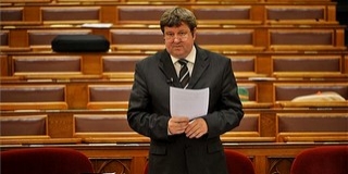Ötéves önkormányzati ciklus és szigorúbb felügyelet jöhet 2014-től Ötéves önkormányzati ciklus és szigorúbb felügyelet jöhet 2014-től