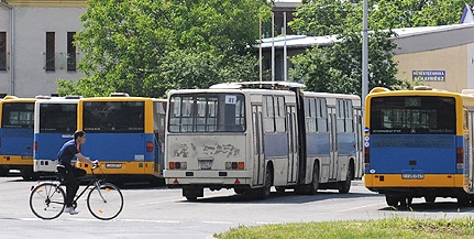 Külföldről jöhetnek a bérelt buszok Pécsre – új vezért keresnek? Külföldről jöhetnek a bérelt buszok Pécsre – új vezért keresnek?