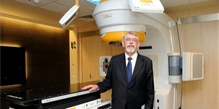 Csúcstechnológiás sugárterápiás berendezést adták át a PTE-n