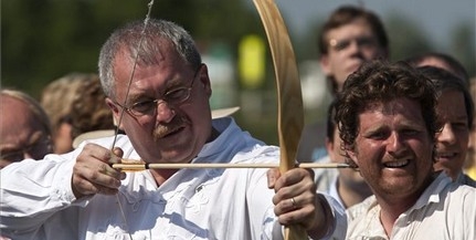 Az EU agrárminiszterei a kilenclyukú hídnál nyilaztak Az EU agrárminiszterei a kilenclyukú hídnál nyilaztak