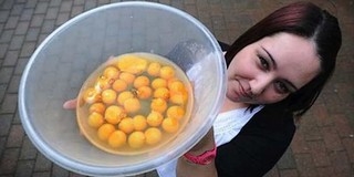 Duplasárgás tojás- és véletlenrekordot állított fel a cukrásznő