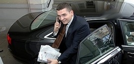 Kóka kormánybuktatással fenyeget