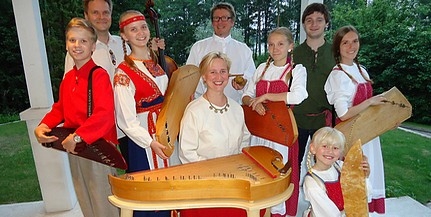 Este a Széchenyi téren lép fel a finn kantele-zenekar Este a Széchenyi téren lép fel a finn kantele-zenekar