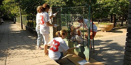 Pécsi óvodát csinosítottak banki dolgozók Pécsi óvodát csinosítottak banki dolgozók