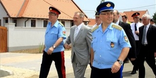 25 év szolgálat után 35 órás lesz munkahét a rendvédelemnél 25 év szolgálat után 35 órás lesz munkahét a rendvédelemnél