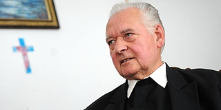 Augusztustól szülőfalujában fog misézni a volt pécsi megyéspüspök Augusztustól szülőfalujában fog misézni a volt pécsi megyéspüspök