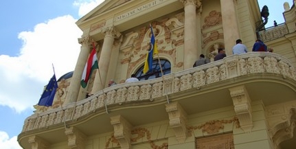 Eredeti pompájában ragyog a színház homlokzata és erkélye Eredeti pompájában ragyog a színház homlokzata és erkélye