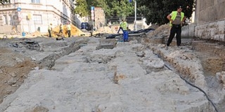 Máshol ezért imádkoznak, mi meg sorra betemetjük a feltárt leleteket