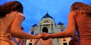 A macedón tánc szépségei szerdán, a Széchenyi téren A macedón tánc szépségei szerdán, a Széchenyi téren