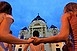 A macedón tánc szépségei szerdán, a Széchenyi téren A macedón tánc szépségei szerdán, a Széchenyi téren