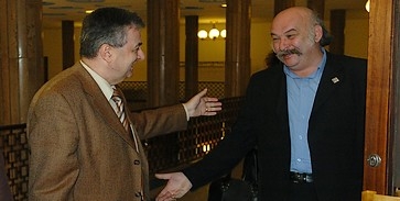 Válság: éjszaka is üléseztek a pártok Válság: éjszaka is üléseztek a pártok