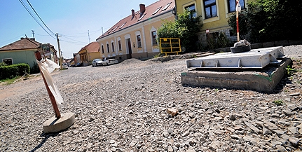 Újabb csúszás jöhet a Tettyén: megtámadták a közbeszerzést Újabb csúszás jöhet a Tettyén: megtámadták a közbeszerzést