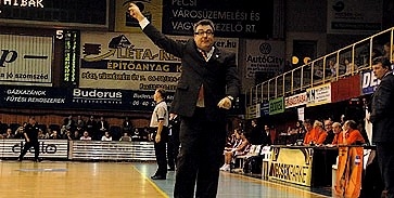 Hajrá Pécs! Hajrá Rátgéberék! Hajrá Pécs! Hajrá Rátgéberék!