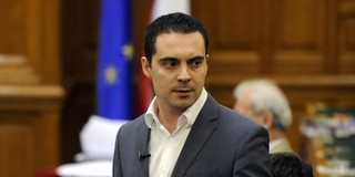 Vona szerint a cigány-magyar együttélés robbanásveszélyes Vona szerint a cigány-magyar együttélés robbanásveszélyes