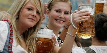 Megnyílt a százhetvennyolcadik müncheni Oktoberfest Megnyílt a százhetvennyolcadik müncheni Oktoberfest