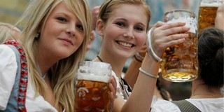 Megnyílt a százhetvennyolcadik müncheni Oktoberfest Megnyílt a százhetvennyolcadik müncheni Oktoberfest