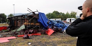 Összedőlt a viharban egy cirkuszi sátor az Expo Center mellett Összedőlt a viharban egy cirkuszi sátor az Expo Center mellett