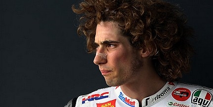 Marco Simoncelli szörnyethalt a MotoGP vasárnapi futamán