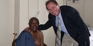 Kollár professzor ugandai műtétje segítheti a PTE-t is