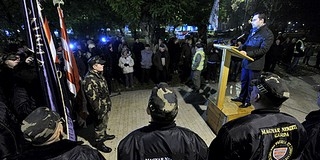 Vona Gábor szerint a kormány alkalmatlan, ide Horthy kellene