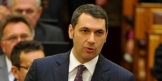 Kevesebb képviselő, egyfordulós választás - dönt a parlament