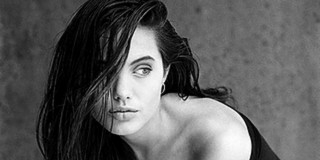 Temetkezési vállalkozó lehetne Angelina Jolie Temetkezési vállalkozó lehetne Angelina Jolie