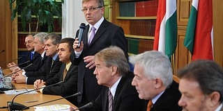 Megállapodtak az új Munka törvénykönyvéről, a SZEF bírálja azt Megállapodtak az új Munka törvénykönyvéről, a SZEF bírálja azt